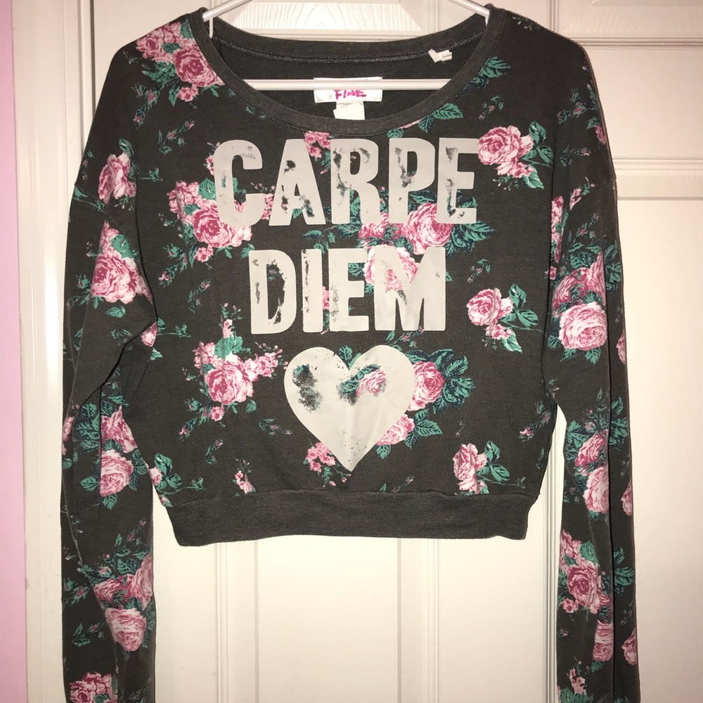 Cropped long sleeve shirt